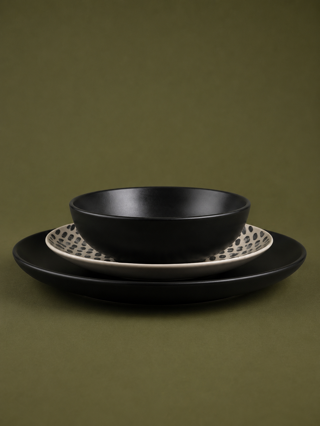 Black & White Dinnerware