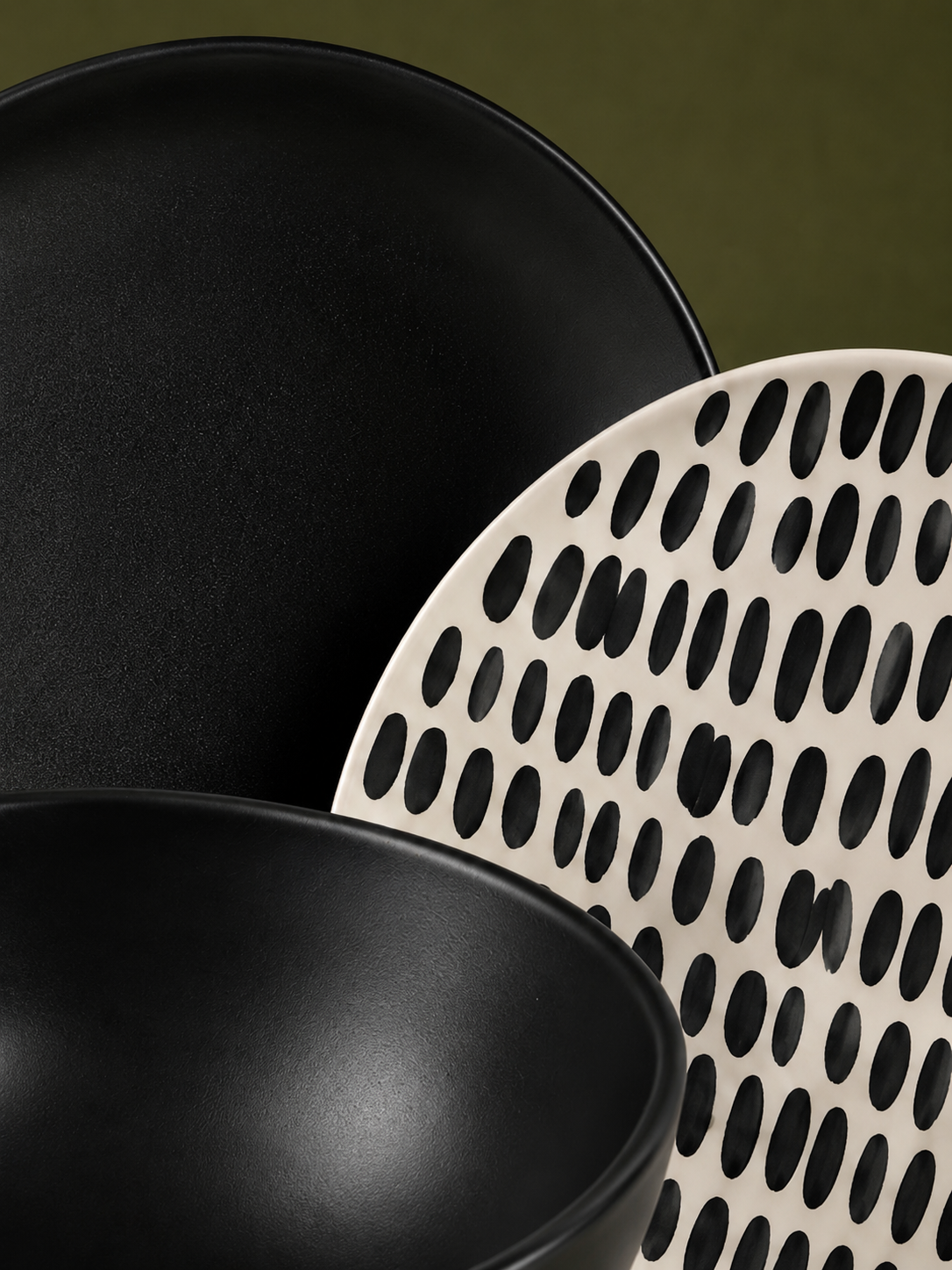Black & White Dinnerware