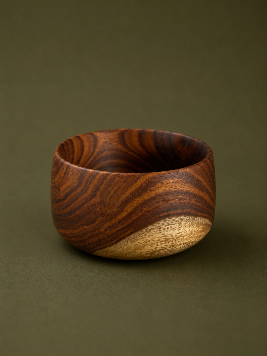 Lyra Rosewood Straight Bowl