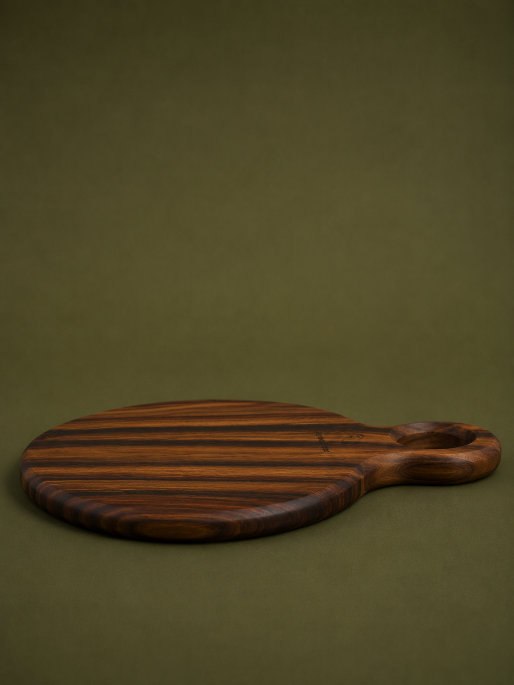 Rosewood Round Cutting Board